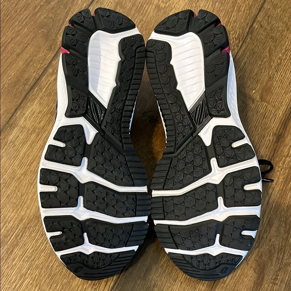 ASICS Women's Black Running Shoes - Picture 3 of 7